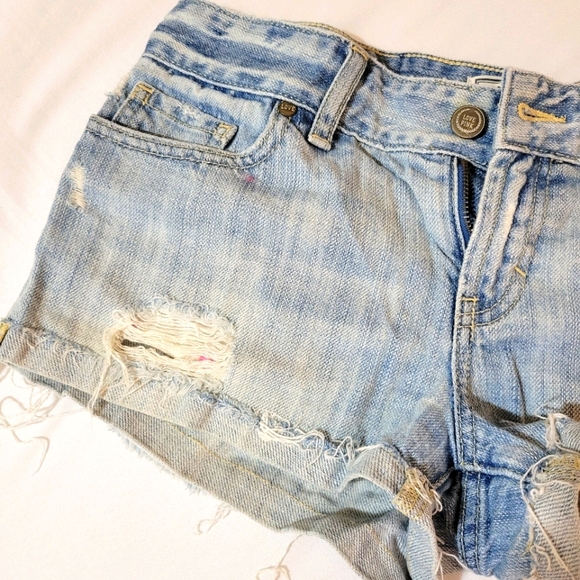 Victoria's Secret PINK Distressed Jean Shorts - Picture 4 of 14